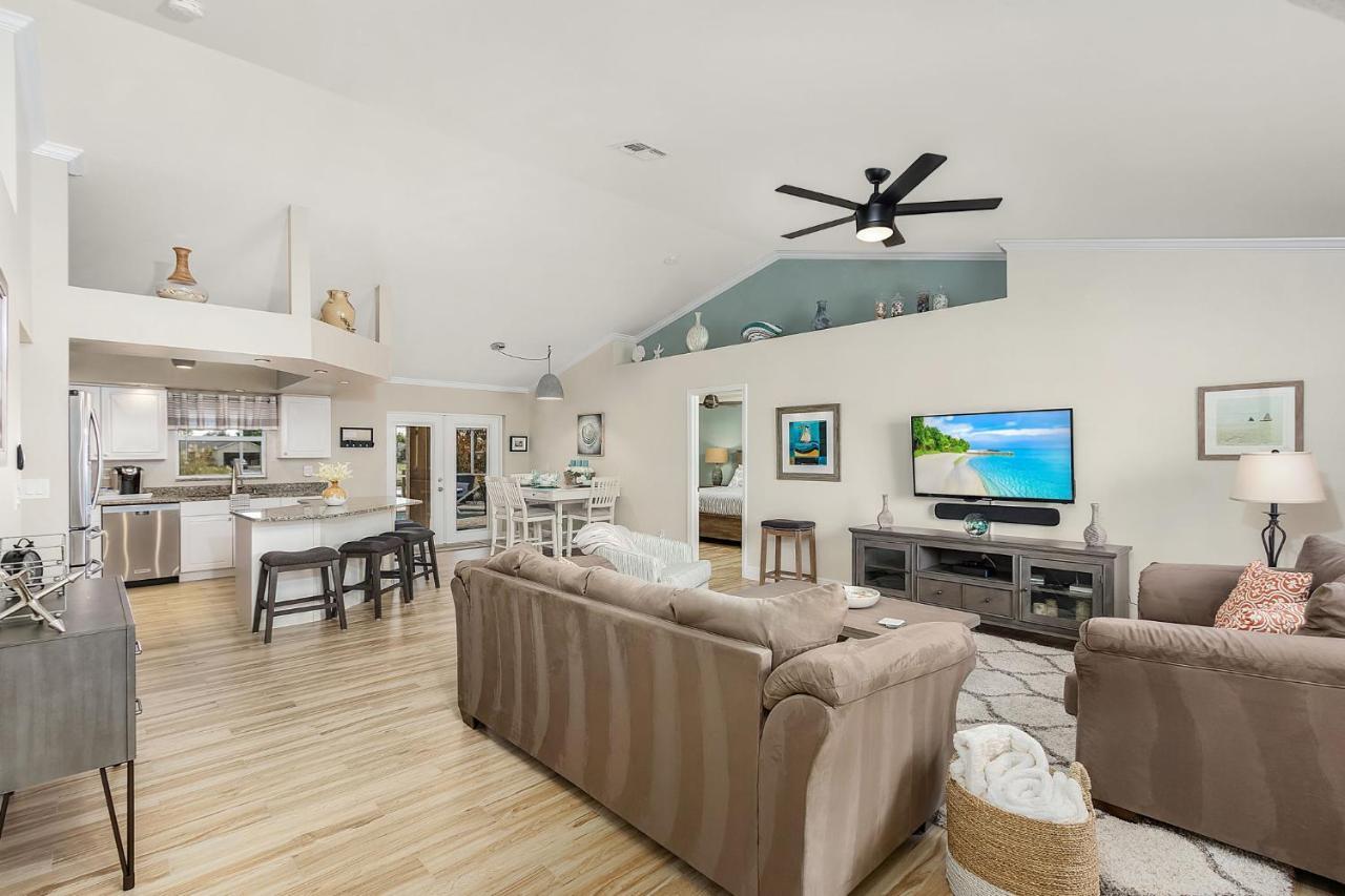 Villa Three Sisters - Roelens Vacations Cape Coral Exterior photo