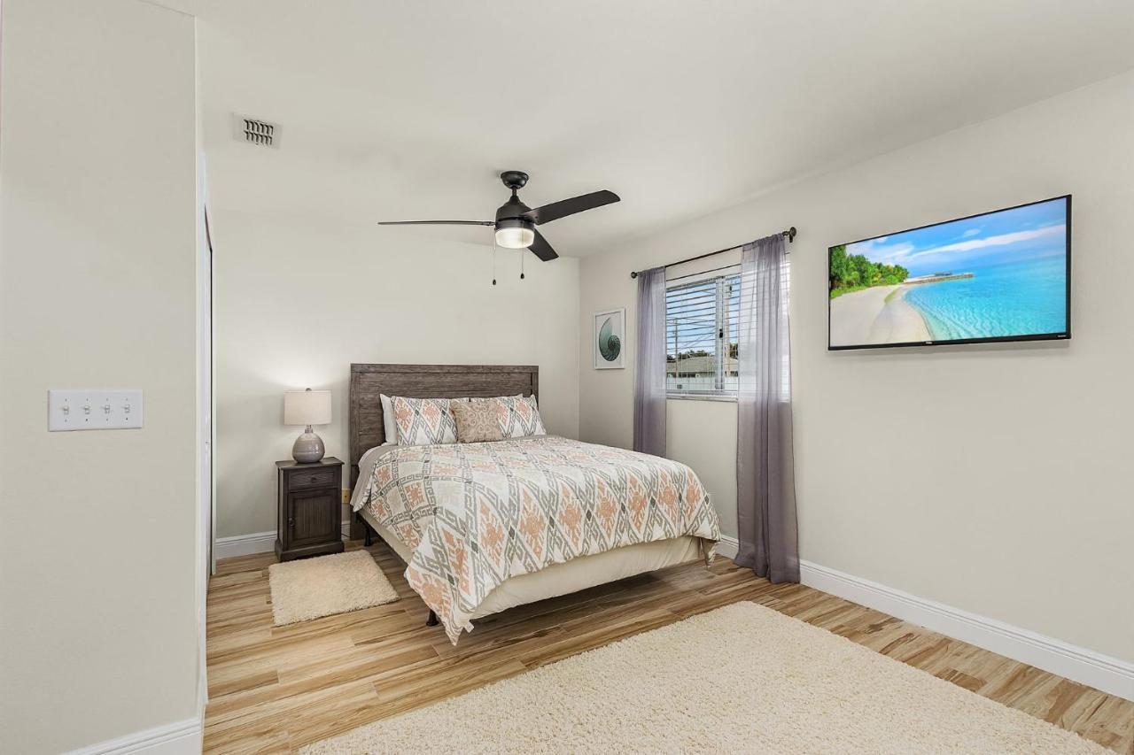 Villa Three Sisters - Roelens Vacations Cape Coral Exterior photo