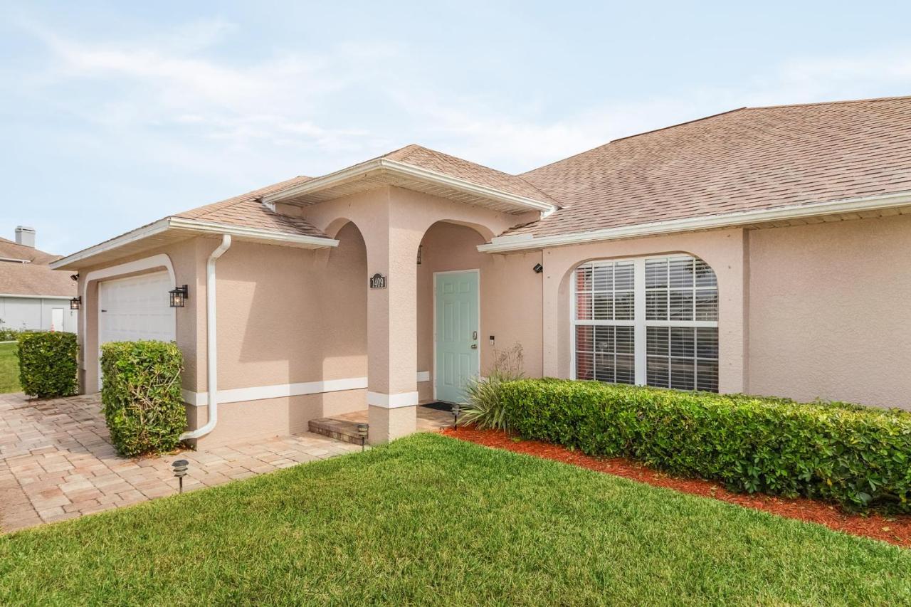 Villa Three Sisters - Roelens Vacations Cape Coral Exterior photo