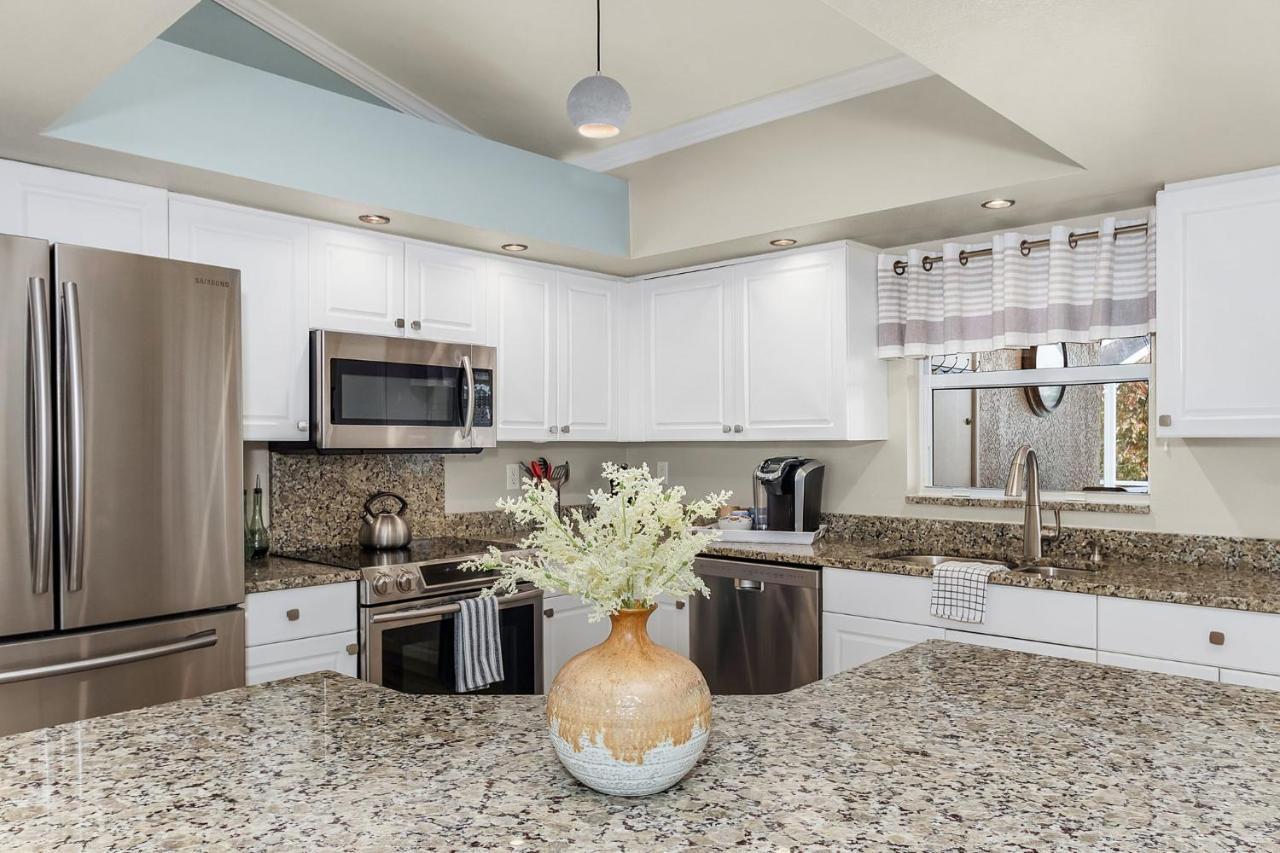 Villa Three Sisters - Roelens Vacations Cape Coral Exterior photo