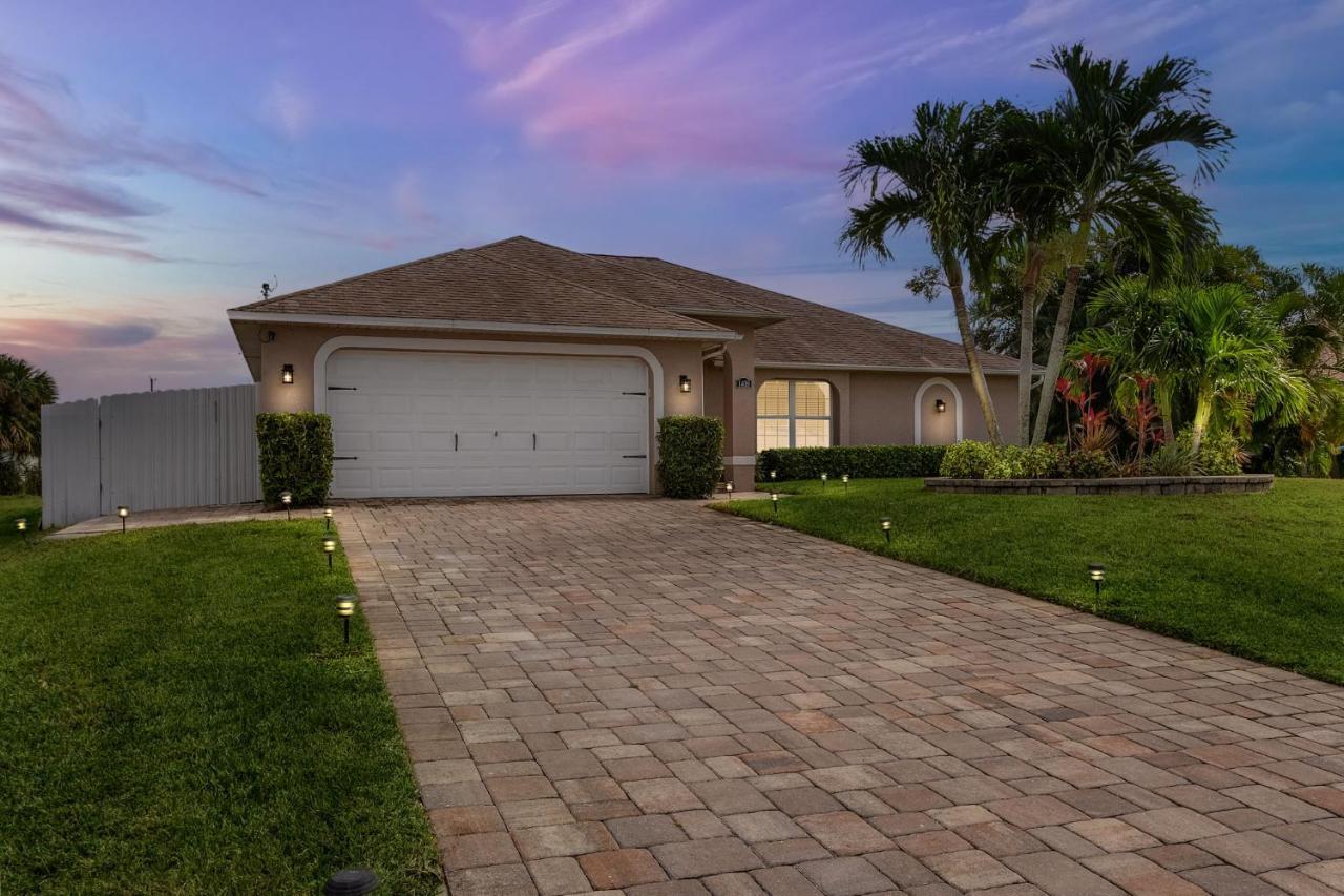 Villa Three Sisters - Roelens Vacations Cape Coral Exterior photo